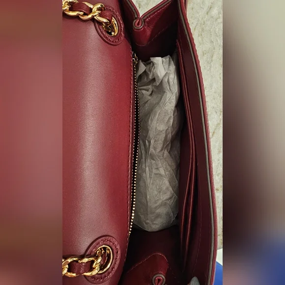 Tory Burch Savannah Convertible Shoulder Bag in Imperial Garnet - Picture 7 of 9